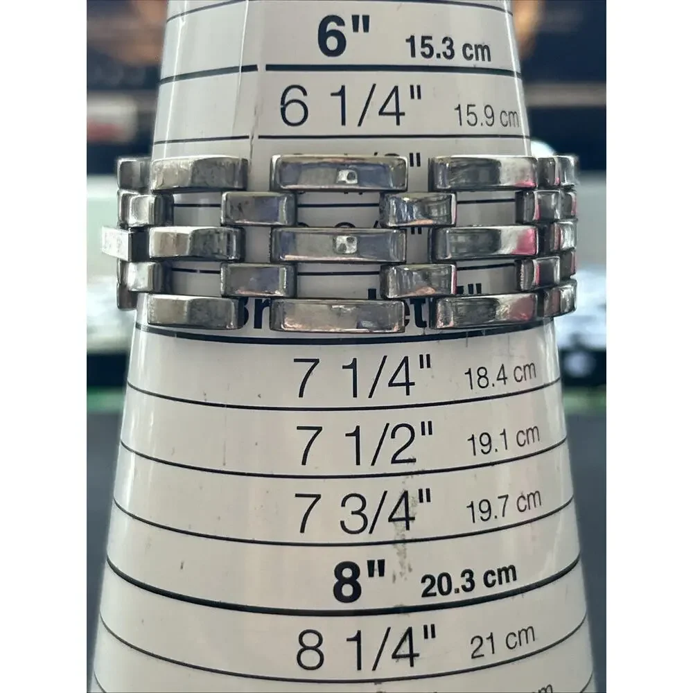 Silver Tone Pearl Dial Women’s Quartz Watch